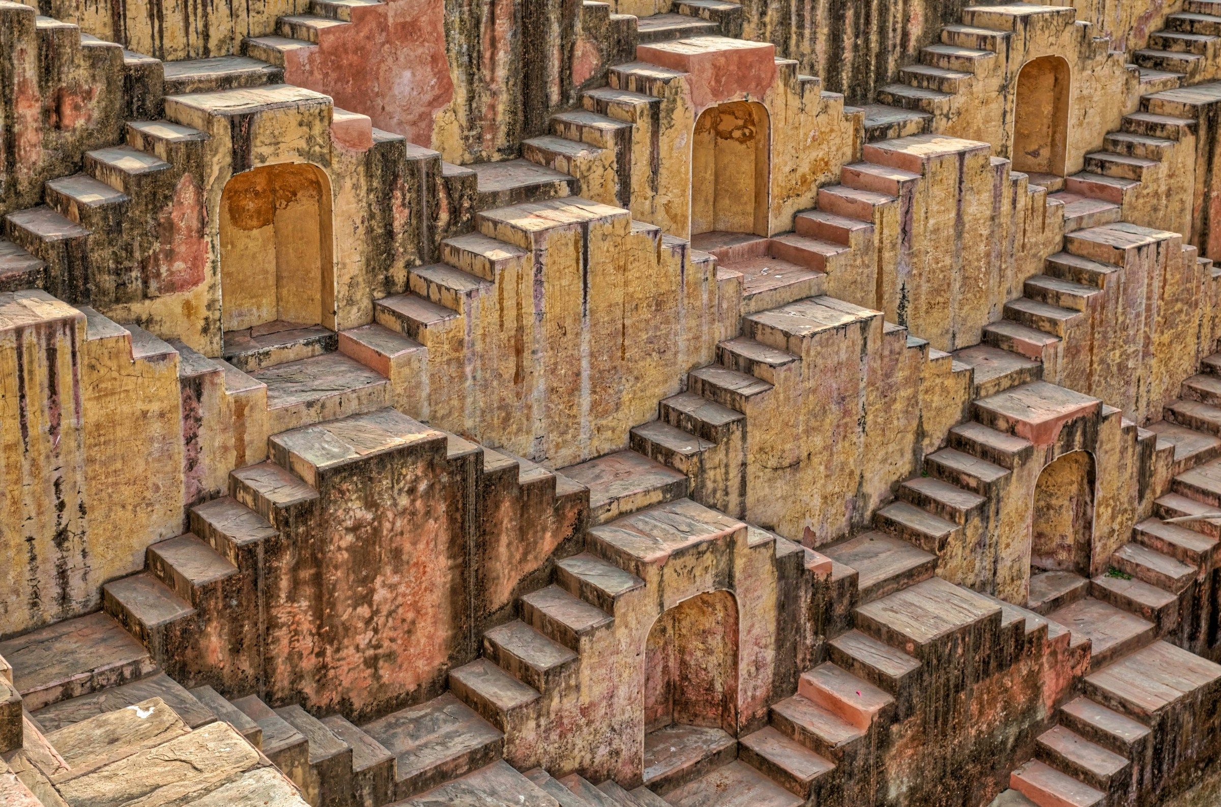 Astronomical geometry and architectural heritage of India